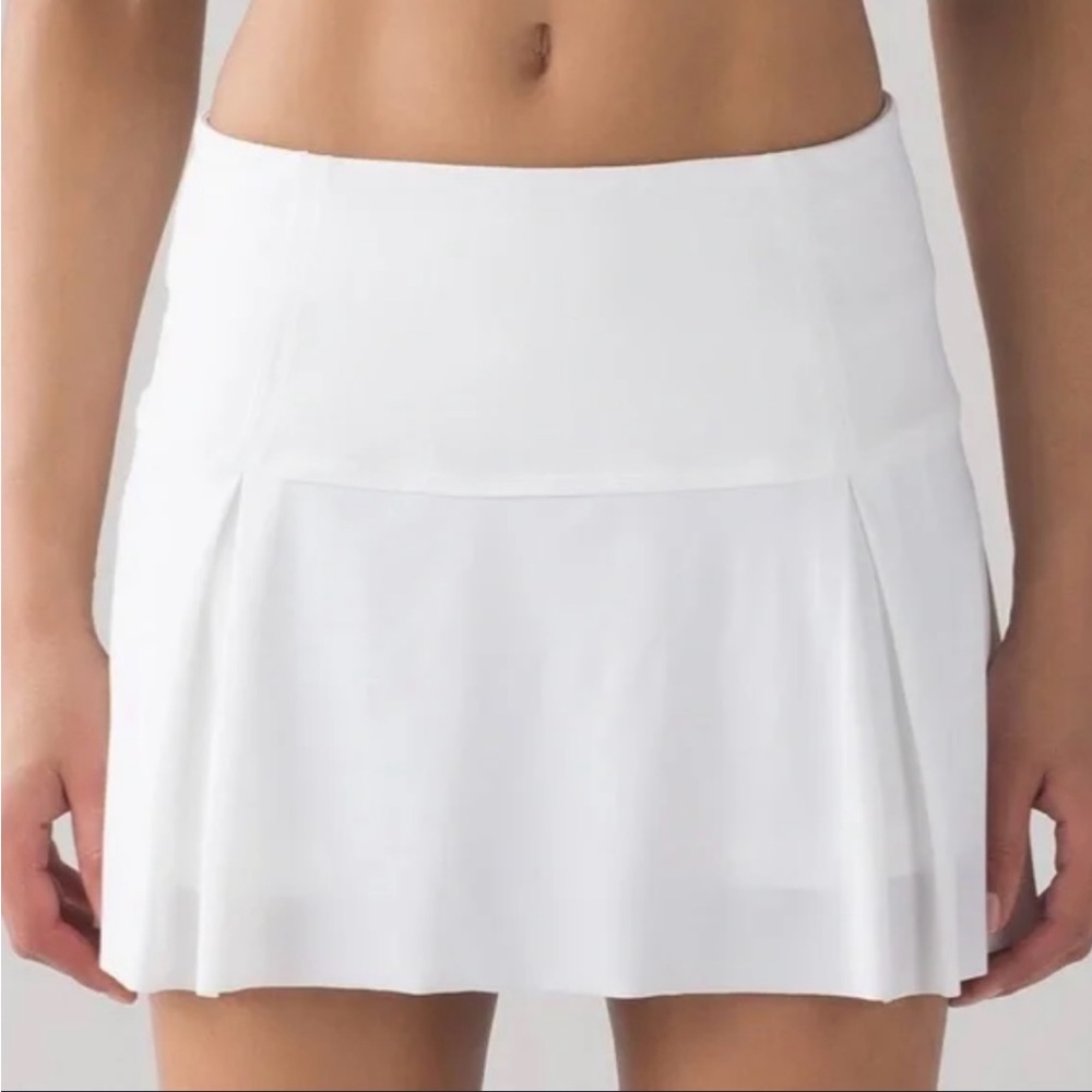 Lululemon White Lost in Pace Skirt Size 6